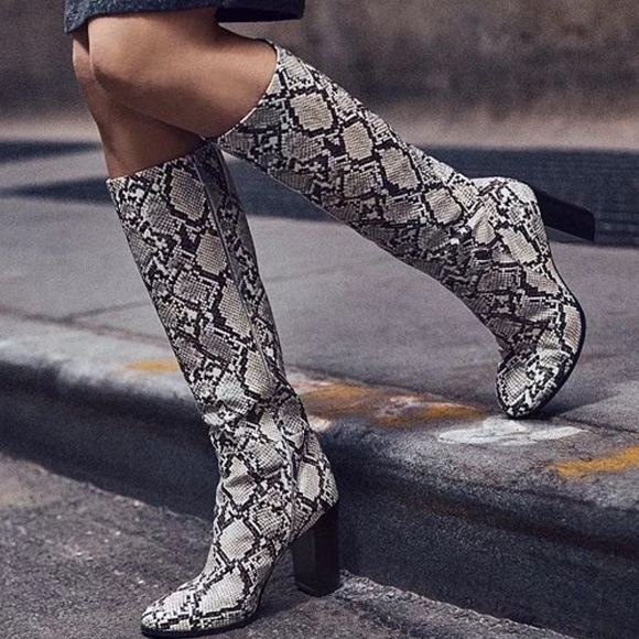 Kenneth Cole new york Justin block-heel tall snake print boots size 8m and 8.5m - Picture 3 of 8